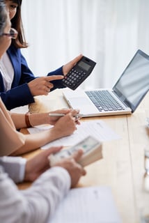 calculating-mortgage-payment-2023-11-27-04-55-35-utc